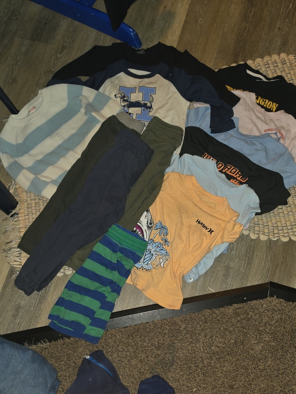 Boys Size 4T Bundle Of 13 Items Shirts Pants Shorts Sweater Sweatshirt